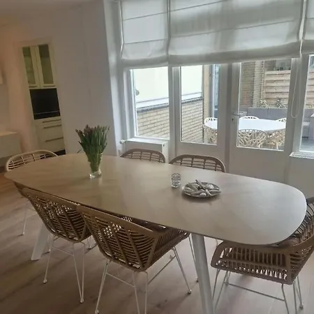 Дом отдыха Beachhouse Noordzee - 2 Minutes From The