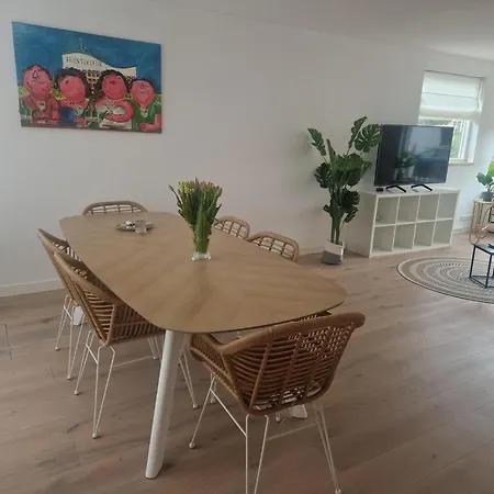 Дом отдыха Beachhouse Noordzee - 2 Minutes From The Нордвейк-ан-Зее
